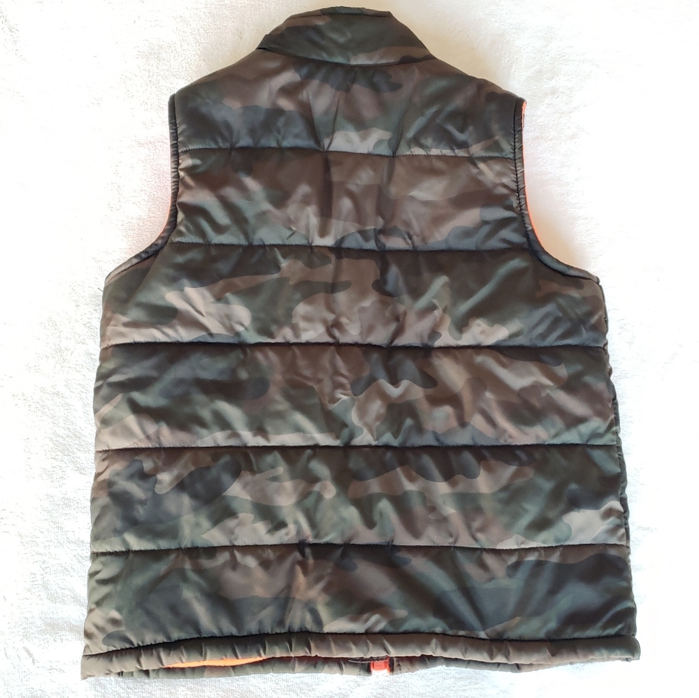 The Children's Place Orange and Camo Vest 5/6 - Picture 3 of 7
